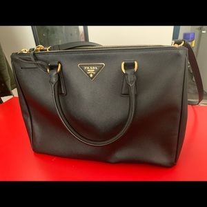 Prada Double ZIP lux Tote Leather